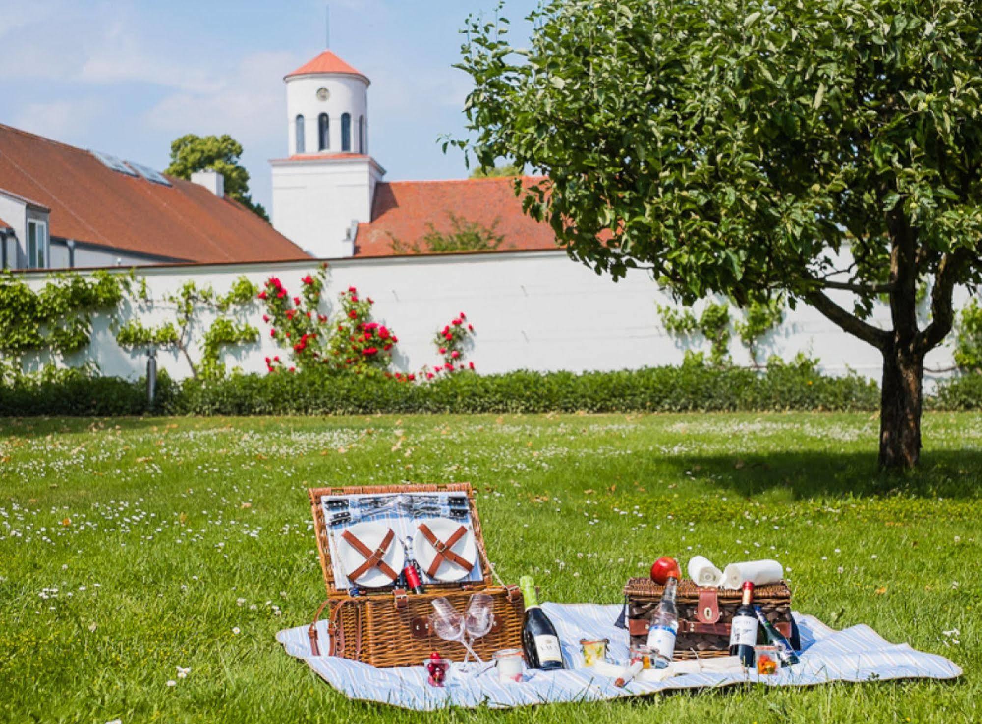 Schloss Hotel 5*
